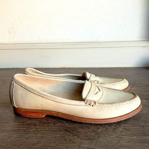 GH Bass& Co Womens Cream Oxford Suede Business Work Flats Shoe Size 7.5 Loafer